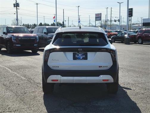 2025 Nissan Kicks SR
