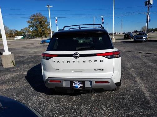 2025 Nissan Pathfinder Platinum