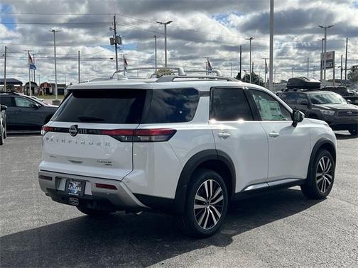 2025 Nissan Pathfinder Platinum