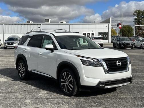 2025 Nissan Pathfinder Platinum
