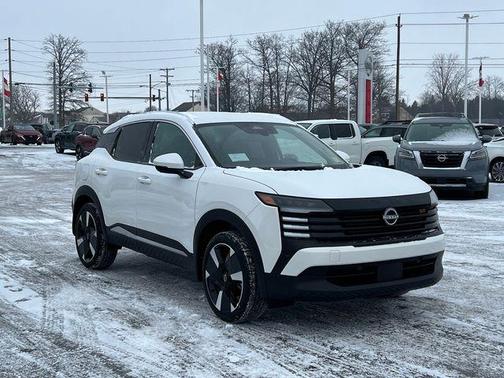 2025 Nissan Kicks SR