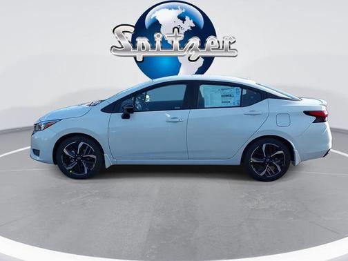 2025 Nissan Versa 1.6 SR