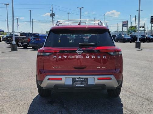 2023 Nissan Pathfinder SL
