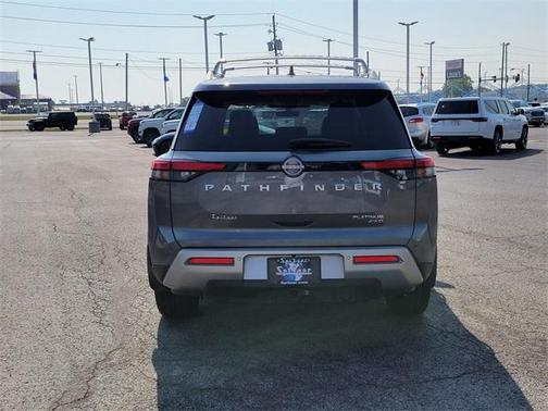 2025 Nissan Pathfinder Platinum