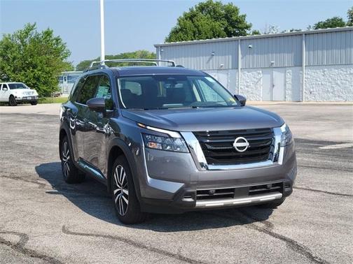 2025 Nissan Pathfinder Platinum