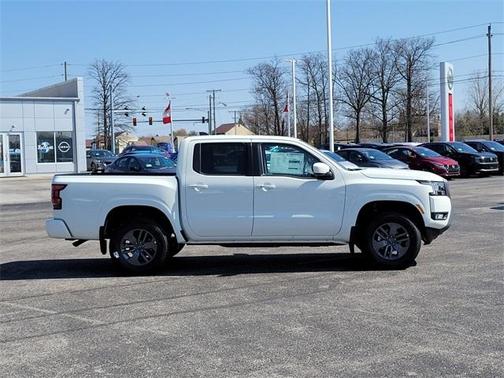 2025 Nissan Frontier SV