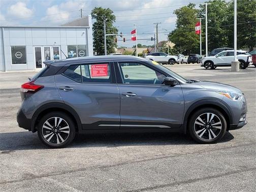 2020 Nissan Kicks SR