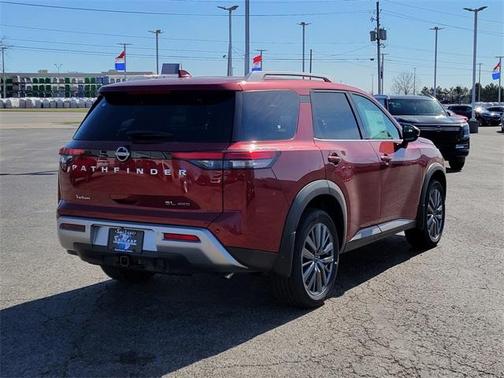 2025 Nissan Pathfinder SL