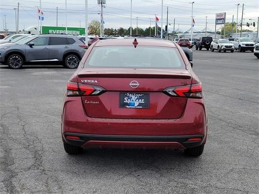 2025 Nissan Versa 1.6 SR