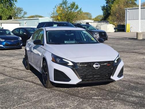 2025 Nissan Altima SR