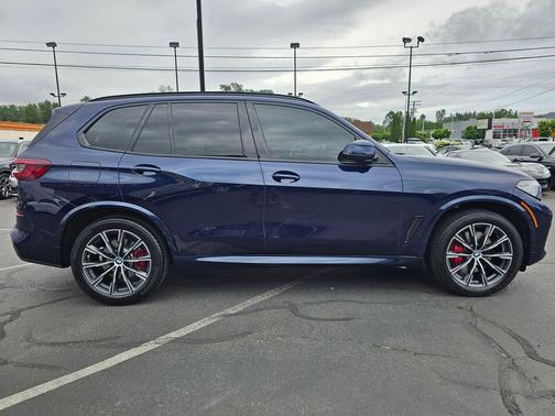 Phytonic Blue Metallic 2023 BMW X5 xDrive40i