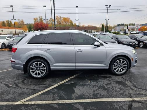 2019 Audi Q7 55 Premium Plus