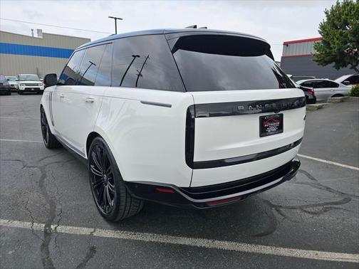2023 Land Rover Range Rover P530 SE