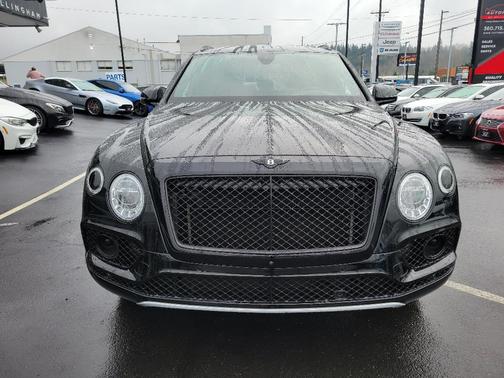 Photo 2 of 30 of 2018 Bentley Bentayga Black Edition