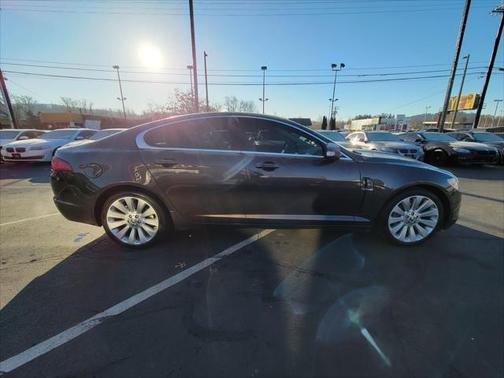 2009 Jaguar XF Premium Luxury