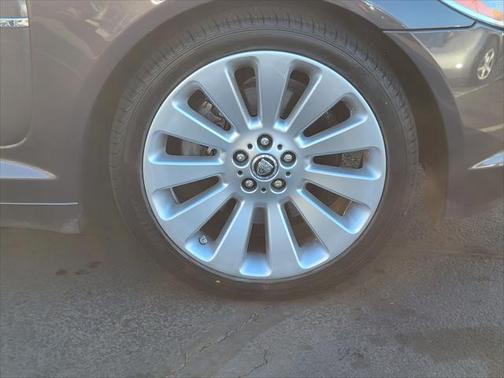 2009 Jaguar XF Premium Luxury