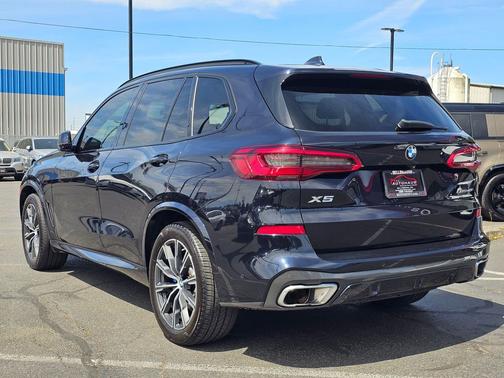 Black 2019 BMW X5 xDrive40i