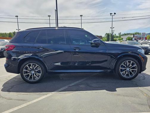 Black 2019 BMW X5 xDrive40i