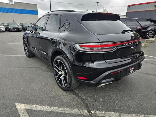2024 Porsche Macan Base