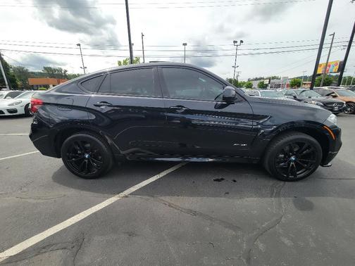 Photo 5 of 30 of 2017 BMW X6 xDrive35i