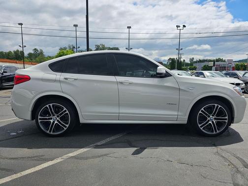 White 2017 BMW X4 xDrive 28i