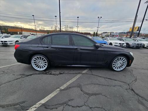 2016 BMW 750 i xDrive