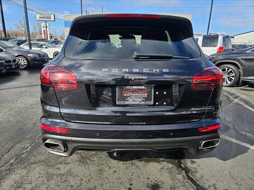 2017 Porsche Cayenne Base