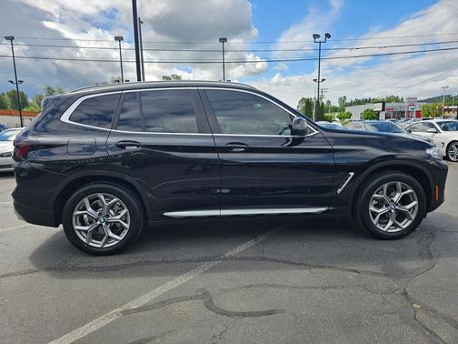 Black 2022 BMW X3 xDrive30i