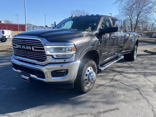 2019 RAM 3500 Laramie Crew Cab 4x4 8' Box