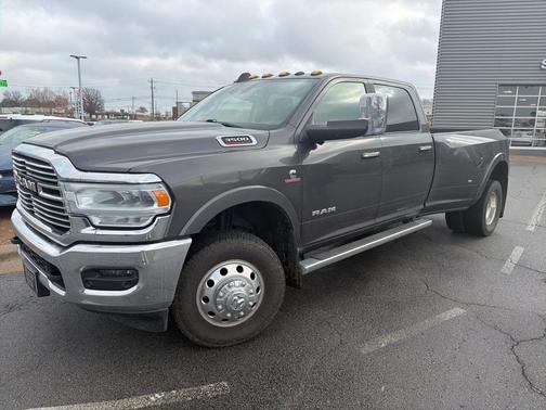 2019 RAM 3500 Laramie Crew Cab 4x4 8' Box
