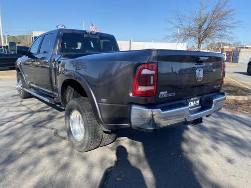 2019 RAM 3500 Laramie Crew Cab 4x4 8' Box