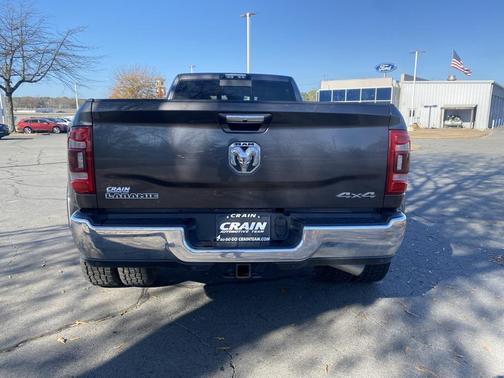 2019 RAM 3500 Laramie Crew Cab 4x4 8' Box