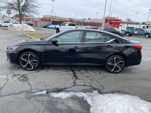 2024 Nissan Altima SR FWD