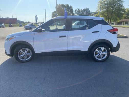 2020 Nissan Kicks S