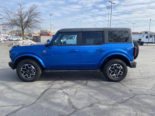 2024 Ford Bronco Outer Banks