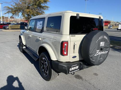 2025 Ford Bronco Outer Banks
