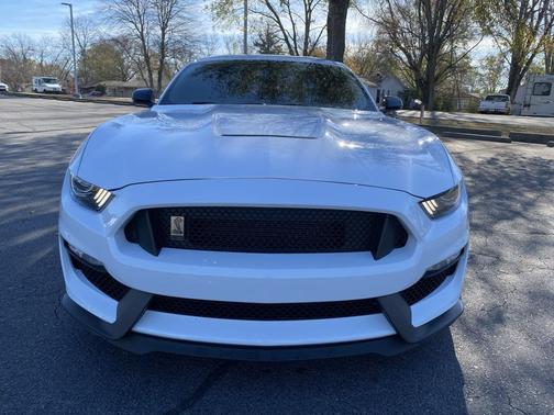 2018 Ford Shelby GT350 Base