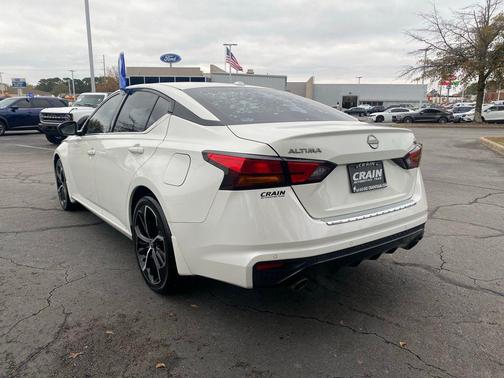 2023 Nissan Altima SR FWD