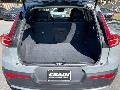 2025 Volvo XC40 B5 Core Bright Theme