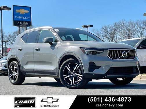 2025 Volvo XC40 B5 Core Bright Theme