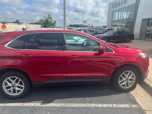 Rapid Red Metallic Tinted Clearcoat 2022 Ford Edge SEL