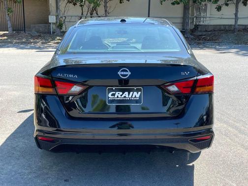 Super Black 2024 Nissan Altima 2.5 SV