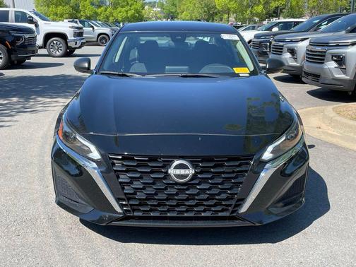 Super Black 2024 Nissan Altima 2.5 SV