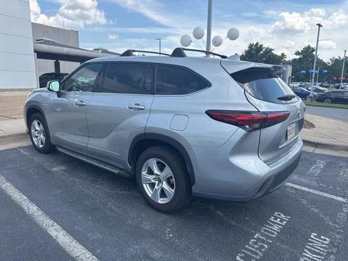 2021 Toyota Highlander LE