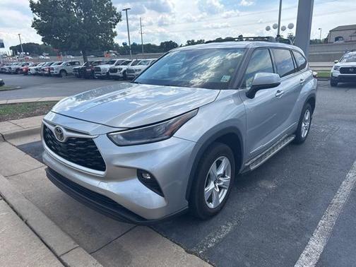 2021 Toyota Highlander LE