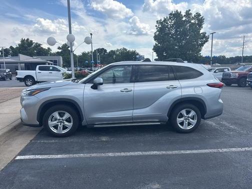 2021 Toyota Highlander LE
