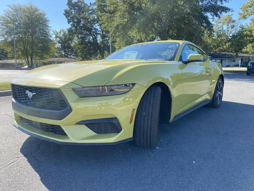 2025 Ford Mustang EcoBoost