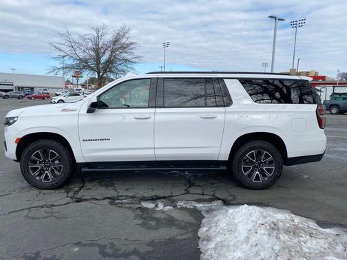 2023 Chevrolet Suburban 4WD Z71