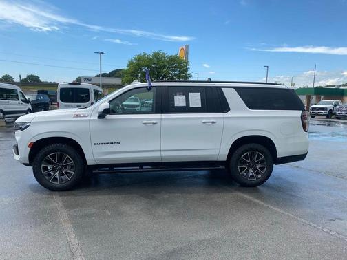 Summit White 2023 Chevrolet Suburban 4WD Z71