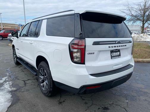 2023 Chevrolet Suburban 4WD Z71